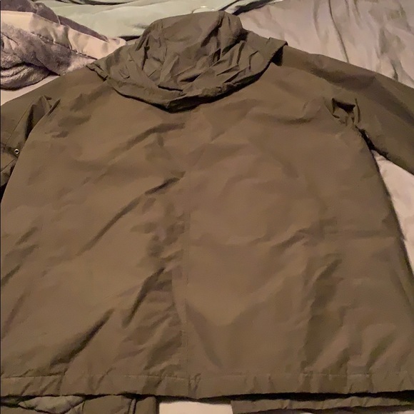 Polo Ralph Lauren jacket w/hood. - Picture 4 of 4